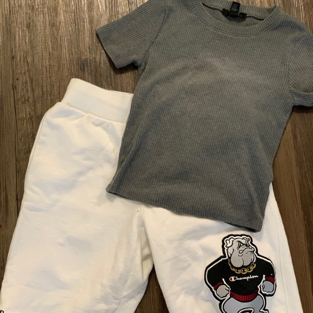 Champion set ! Gray shirt & shorts included